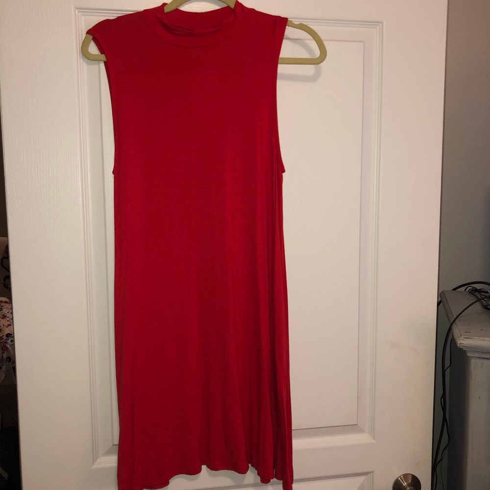 T-shirt dress, tags attached, never been worn!